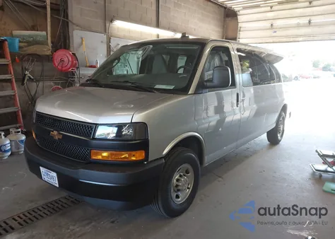 2025 Chevrolet Express Passenger Rwd 3500 Extended Wheelbase Ls z USA, uszkodzony, nr VIN 1GAZGNFP5S1266415